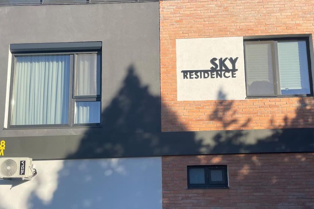Sky Residence Airport Otopeni 12 Exteriör bild
